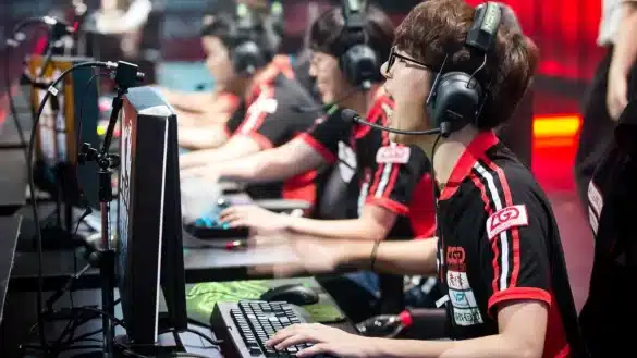 LGD Gaming at the 2015 LPL Summer Finals | Photo by Bruce Liu via Wikimedia Commons